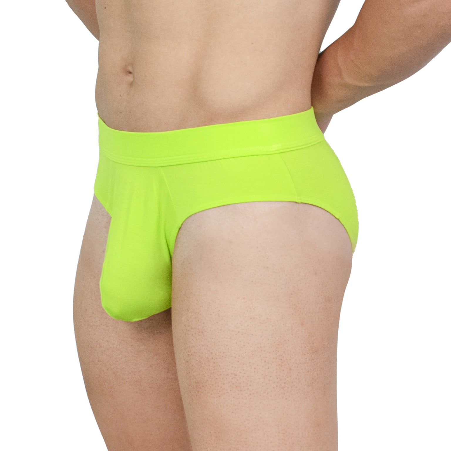 EliteMan - Brief